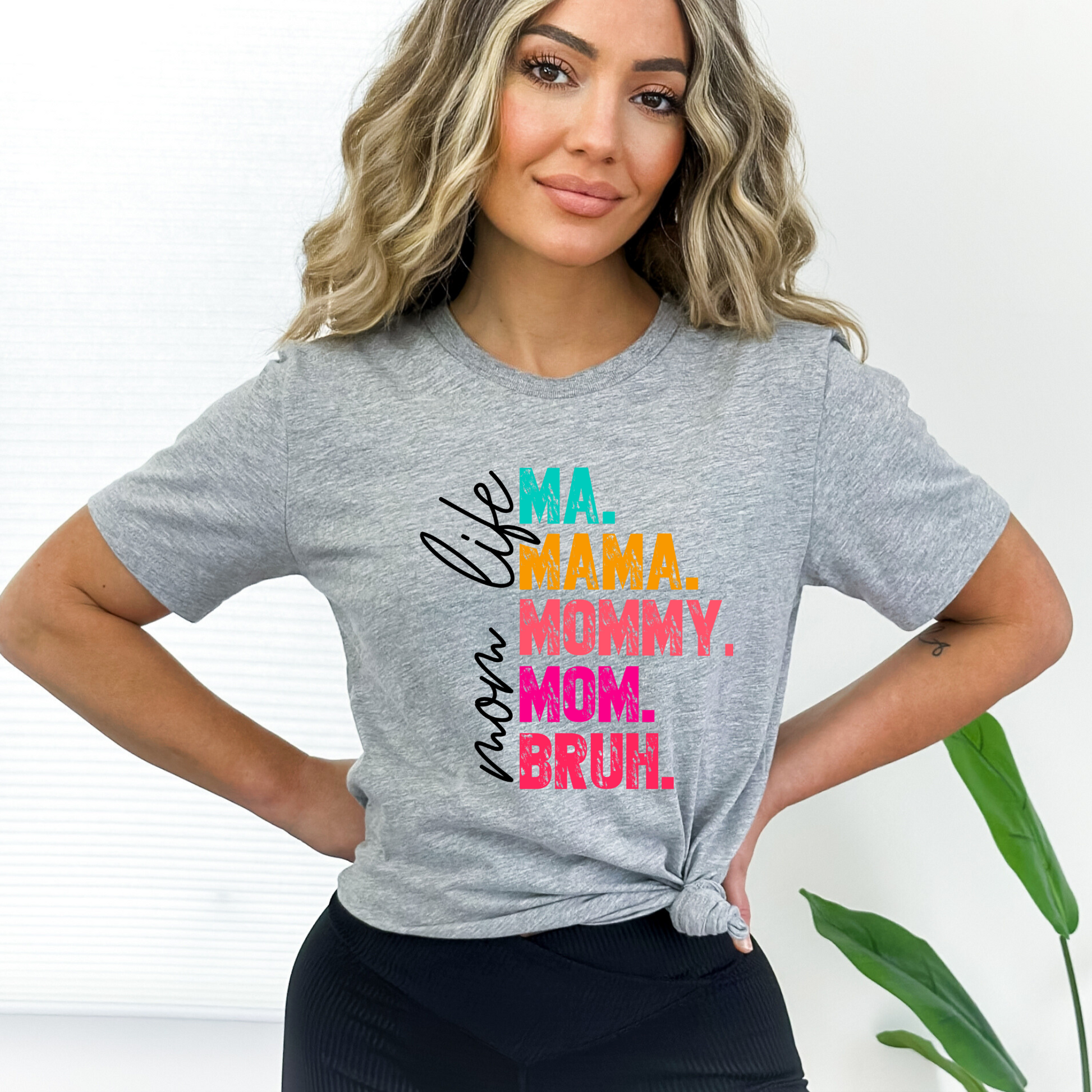 Playful mom shirt with funny sayings – perfect gift for moms
